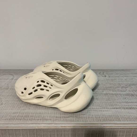 Yeezy Foam Runners main image 4